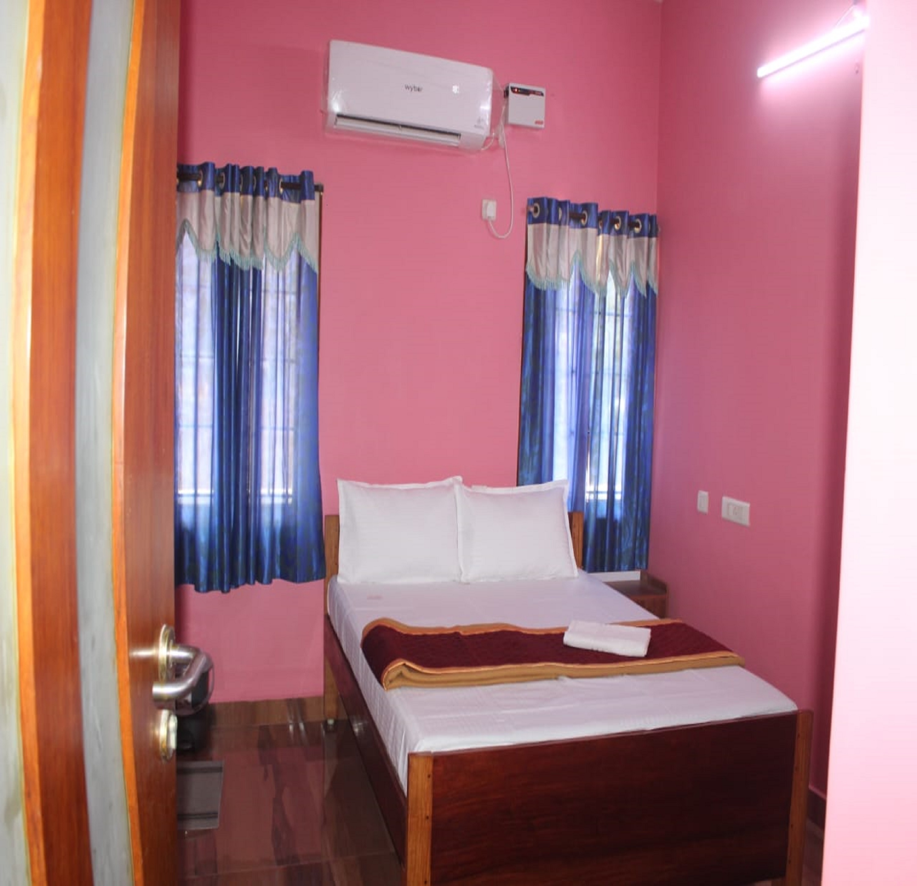 Kaliki Lake View Homestay - Tap to explore photos