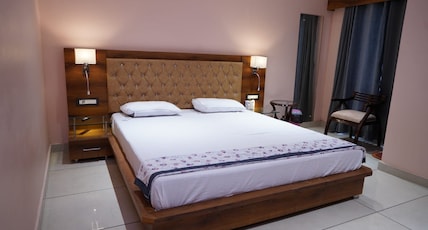SNEHAM Room Type - delux room