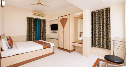 FabHotel Gandharva Inn Room Type - Deluxe Room