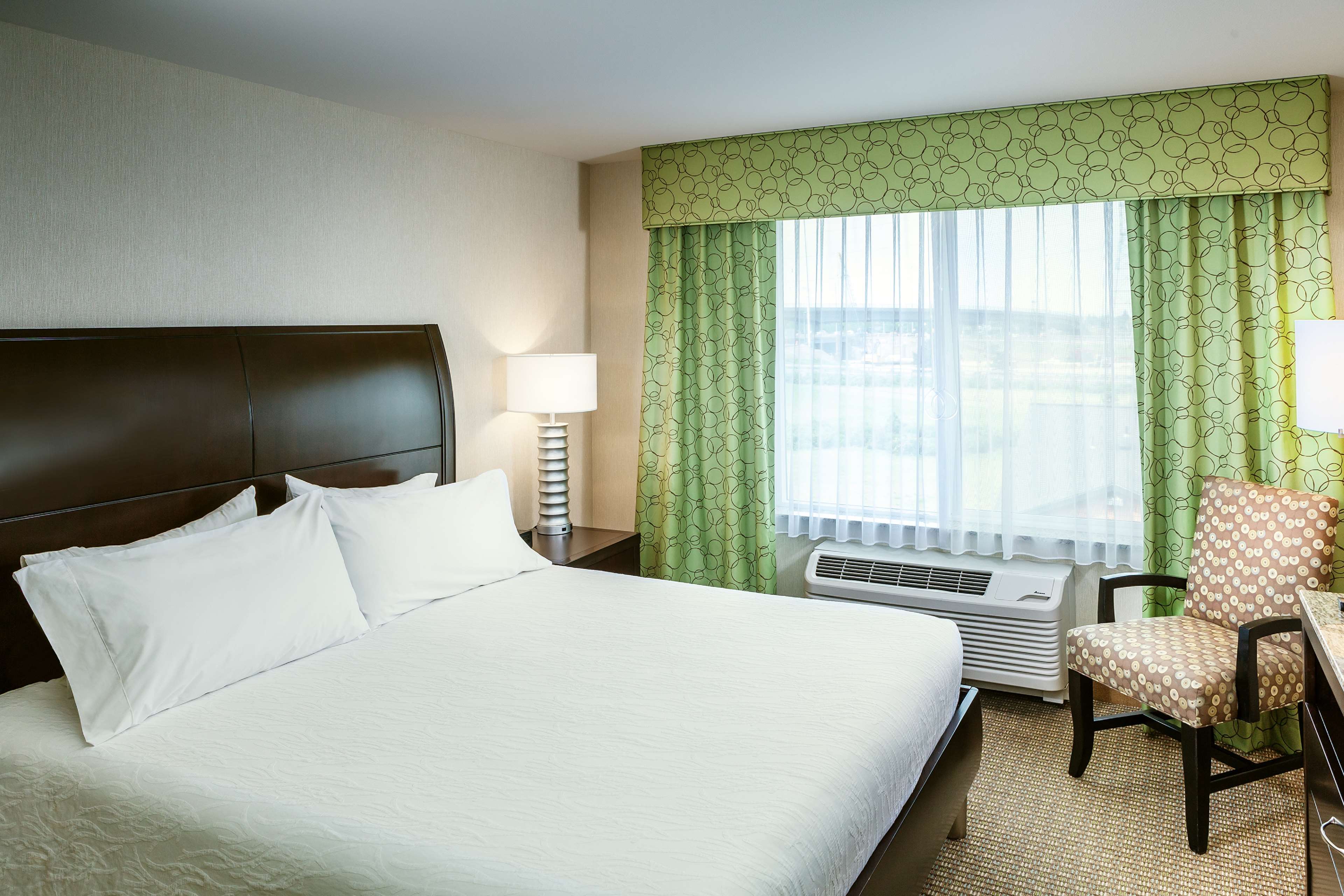 Hilton Garden Inn Seattle Bothell - Tap to explore photos