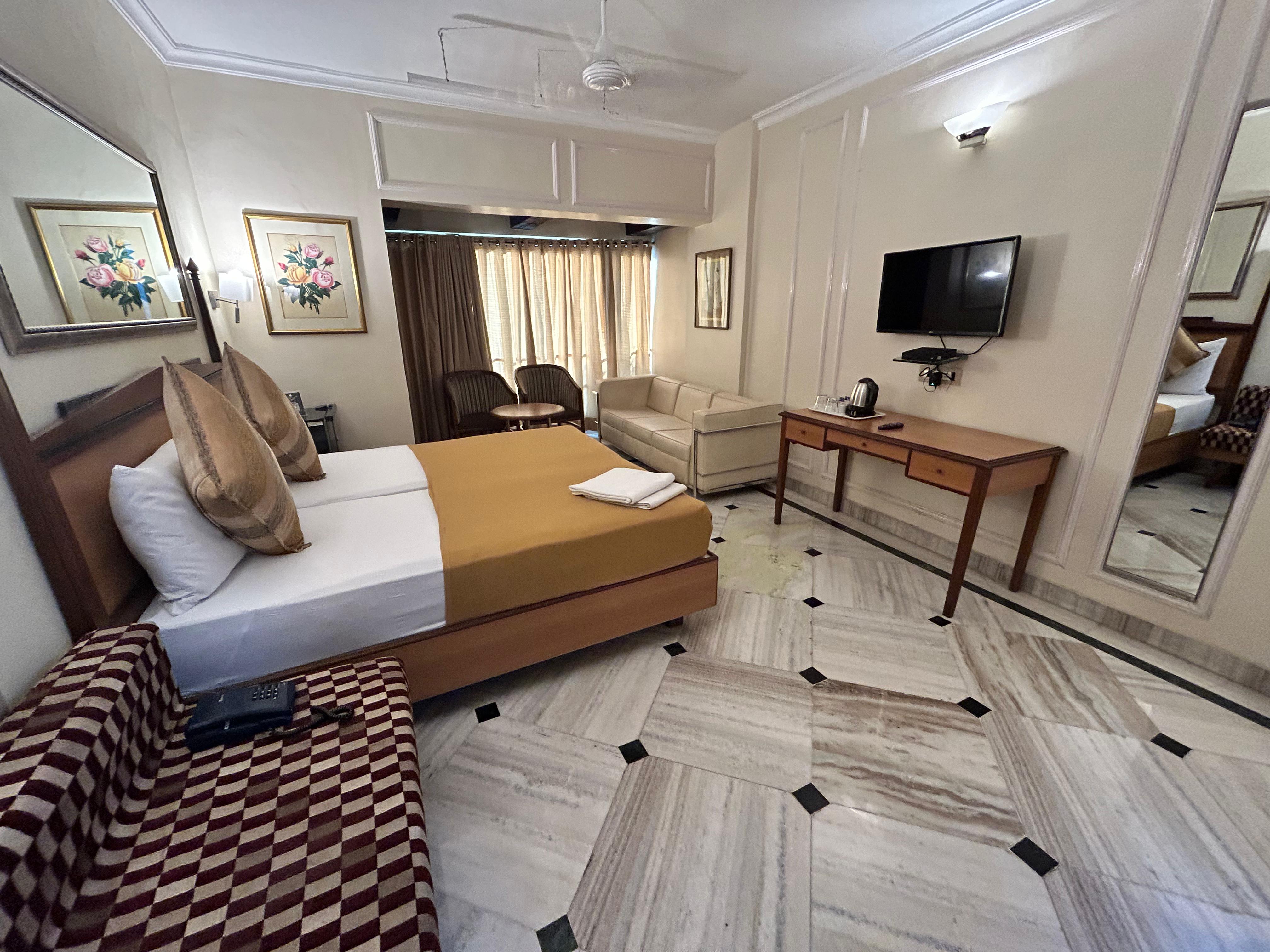 Royal Park Hotel Dockyard - Tap to explore photos