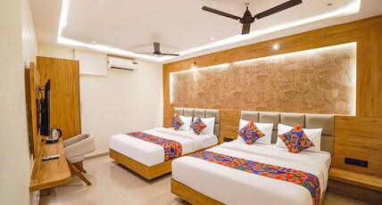 FabHotel Well Back Room Type - Family Room