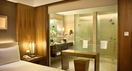 Hilton Bandung Room Type - QUEEN DELUXE CITY VIEW