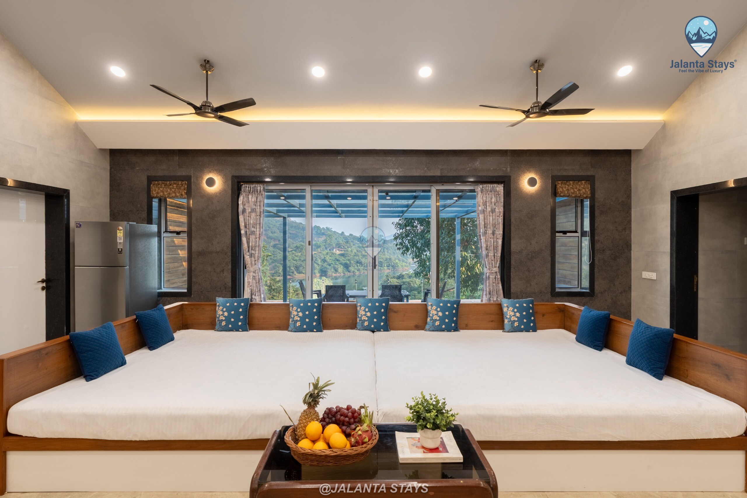 4bhk Crystal Bay by Jalanta Stays - Tap to explore photos