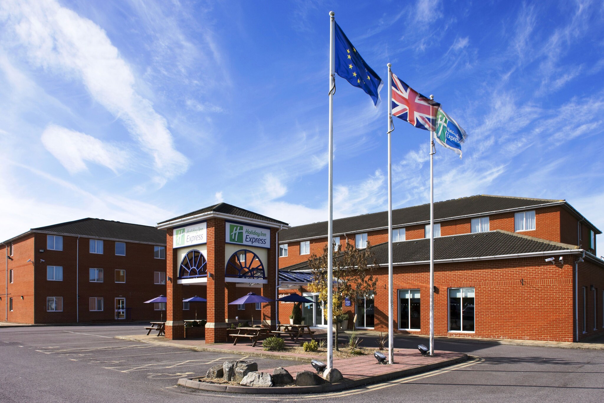 Holiday Inn Express SOUTHAMPTON - WEST - Tap to explore photos