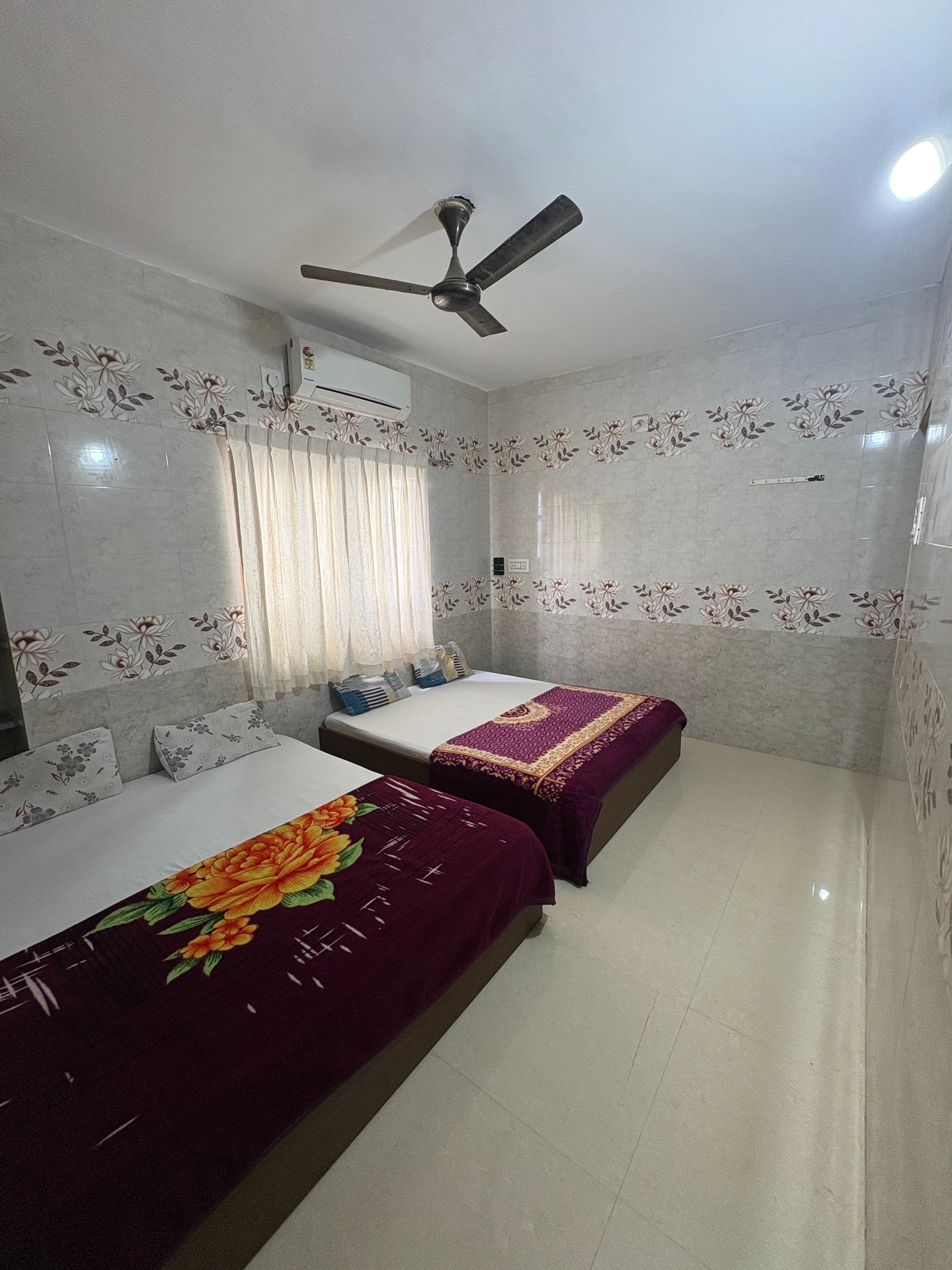 Shubham Homestay - Tap to explore photos