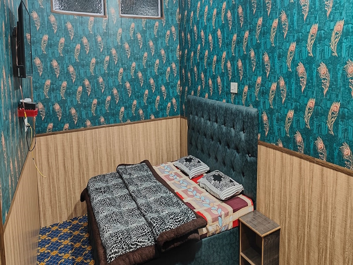 Hotel 9 Inn - Tap to explore photos