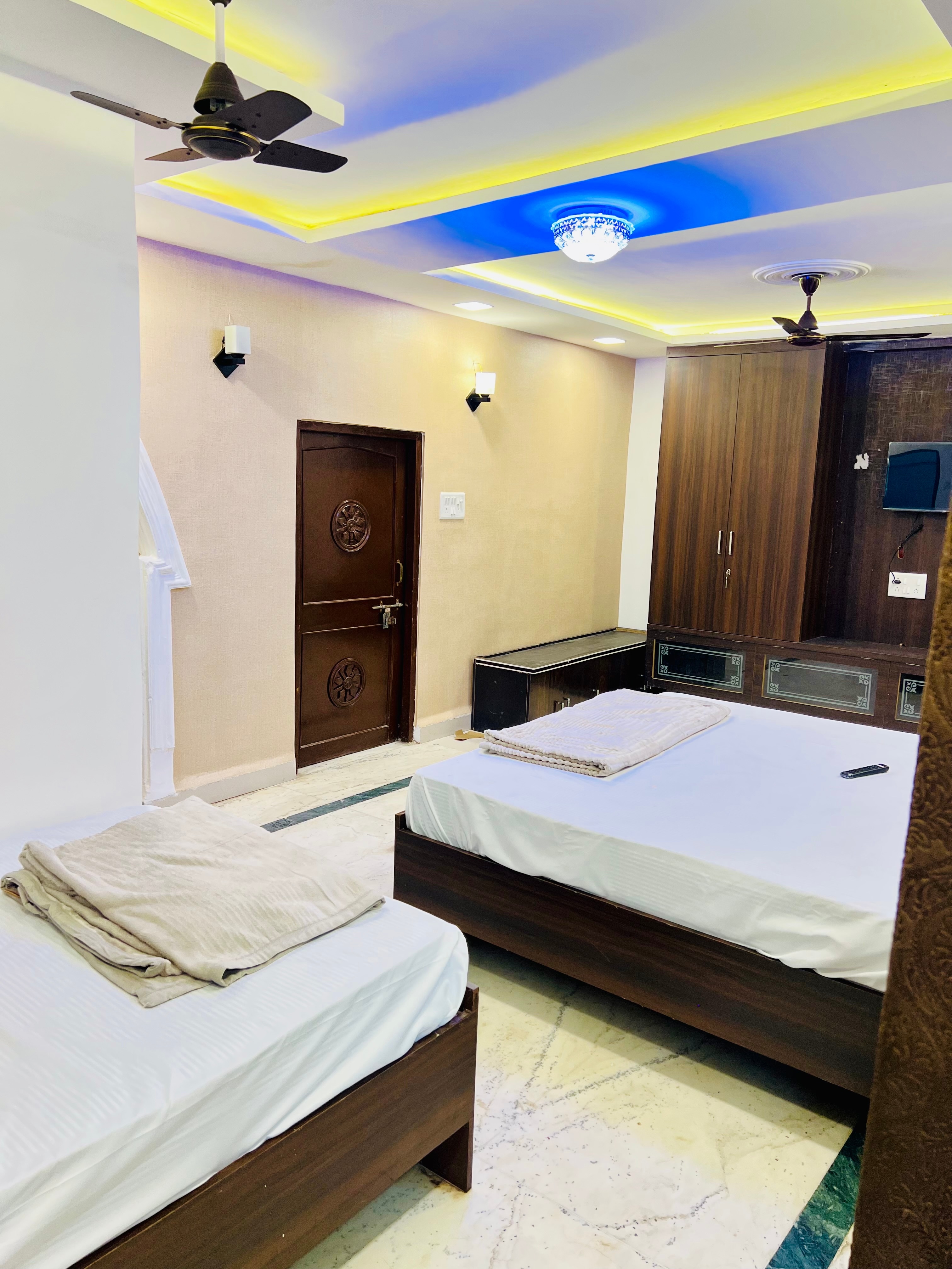 Atithi luxury homestay - Tap to explore photos