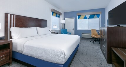 Holiday Inn Express Spokane-Valley, an IHG Hotel Room Type - 1 King Standard Mobility Accessible Roll In Shower Holiday Inn Express Spokane-Valley, an IHG Hotel Room Type - 1 King Standard Mobility Accessible Roll In Shower