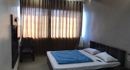 Mahalaxmi Deluxe Lodging Room Type - Deluxe AC Double