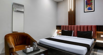 Collection O by OYO Railway Station Road Near Clock Tower Room Type - Deluxe Collection O by OYO Railway Station Road Near Clock Tower Room Type - Deluxe
