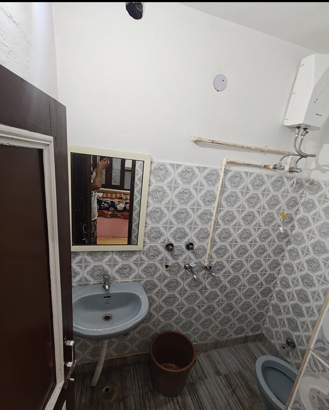 Hotel Khushbu - Tap to explore photos