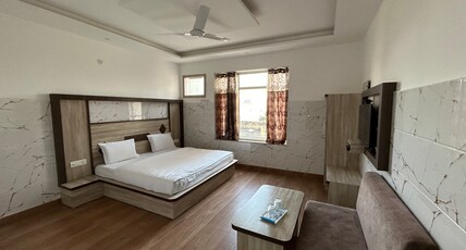 The Srishti Inn Room Type - Double Bed AC Room