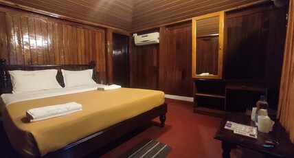 Blue Water Beach Resort Room Type - Sea View Hut Standared AC