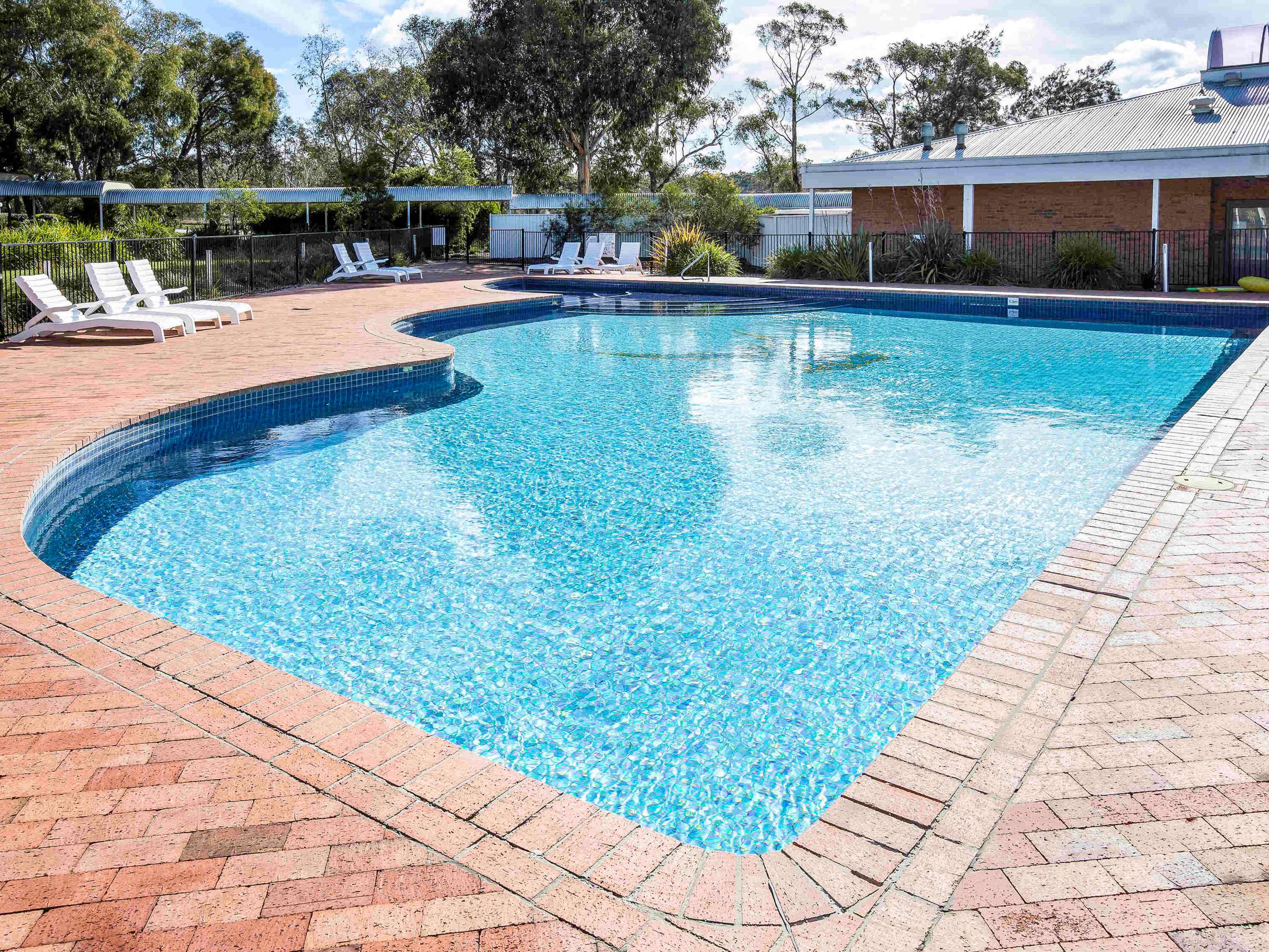 ibis Styles Canberra Eaglehawk - Tap to explore photos