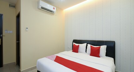 Hotel O Ys Inn Room Type - Standard King