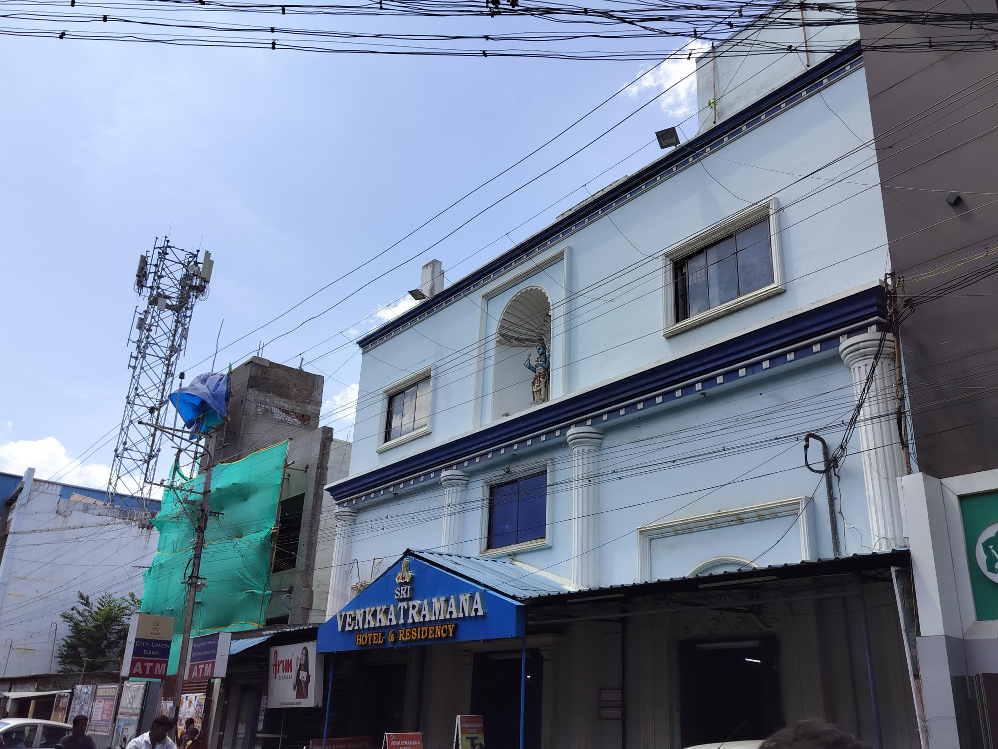 SRI VENKKATRAMANAAS RESIDENCY - Tap to explore photos