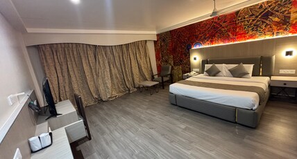 Hotel North Gate Room Type - Executive Deluxe King Bed
