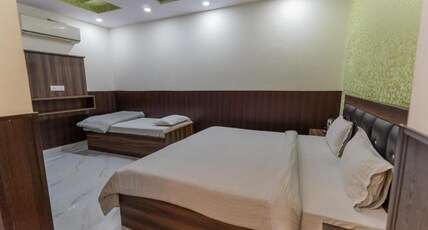 Big Brother Hostel | 500 m from Taj Mahal Room Type - Triple Bed Room
