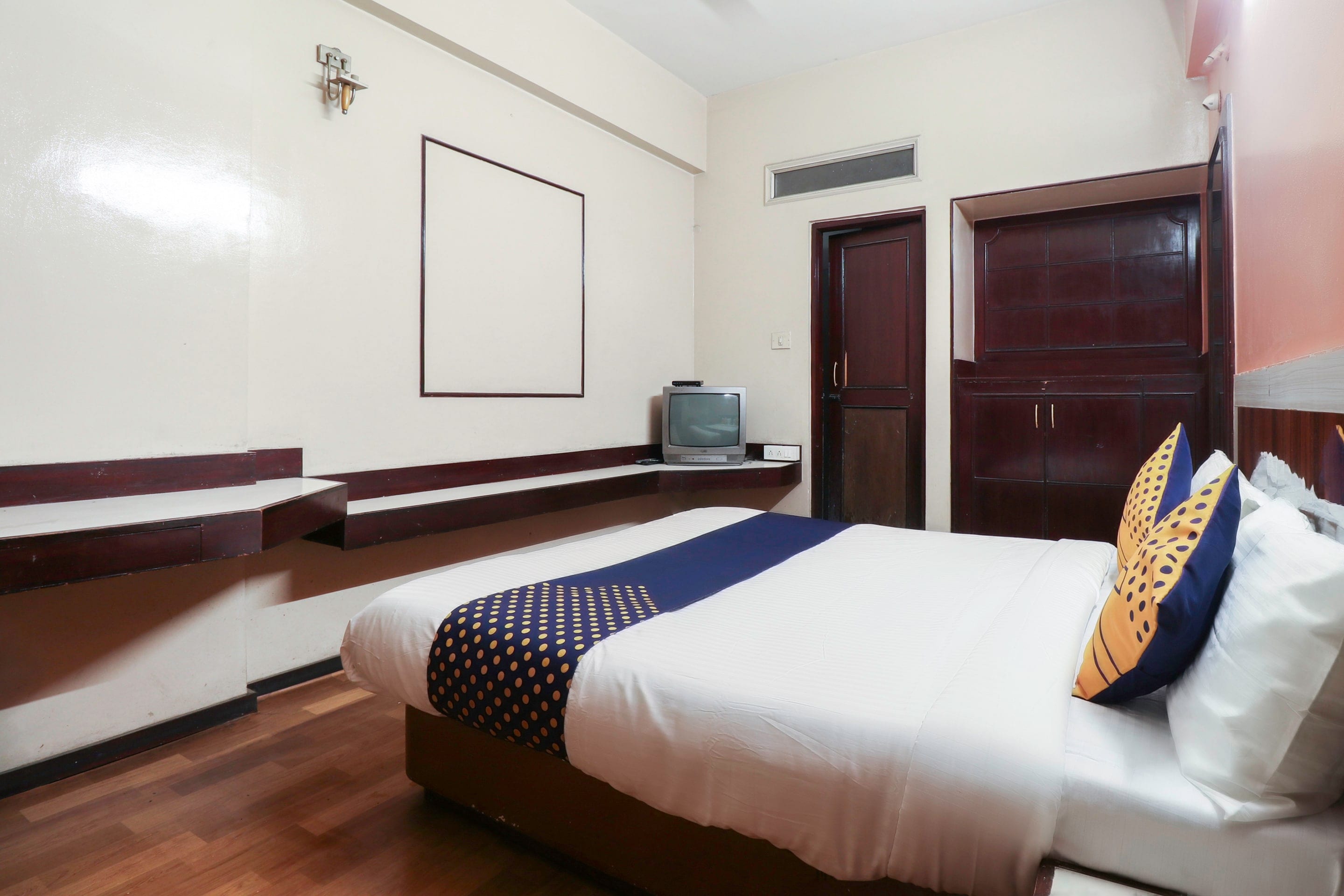 Super Hotel O Archana Inn - Tap to explore photos