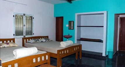 Veeras Lodge Room Type - Non AC Room Double Bed