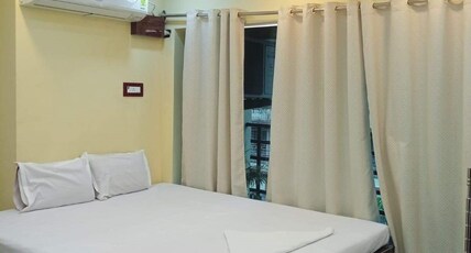 Royal Guest House & Banquet Room Type - Premium Room with Balcony