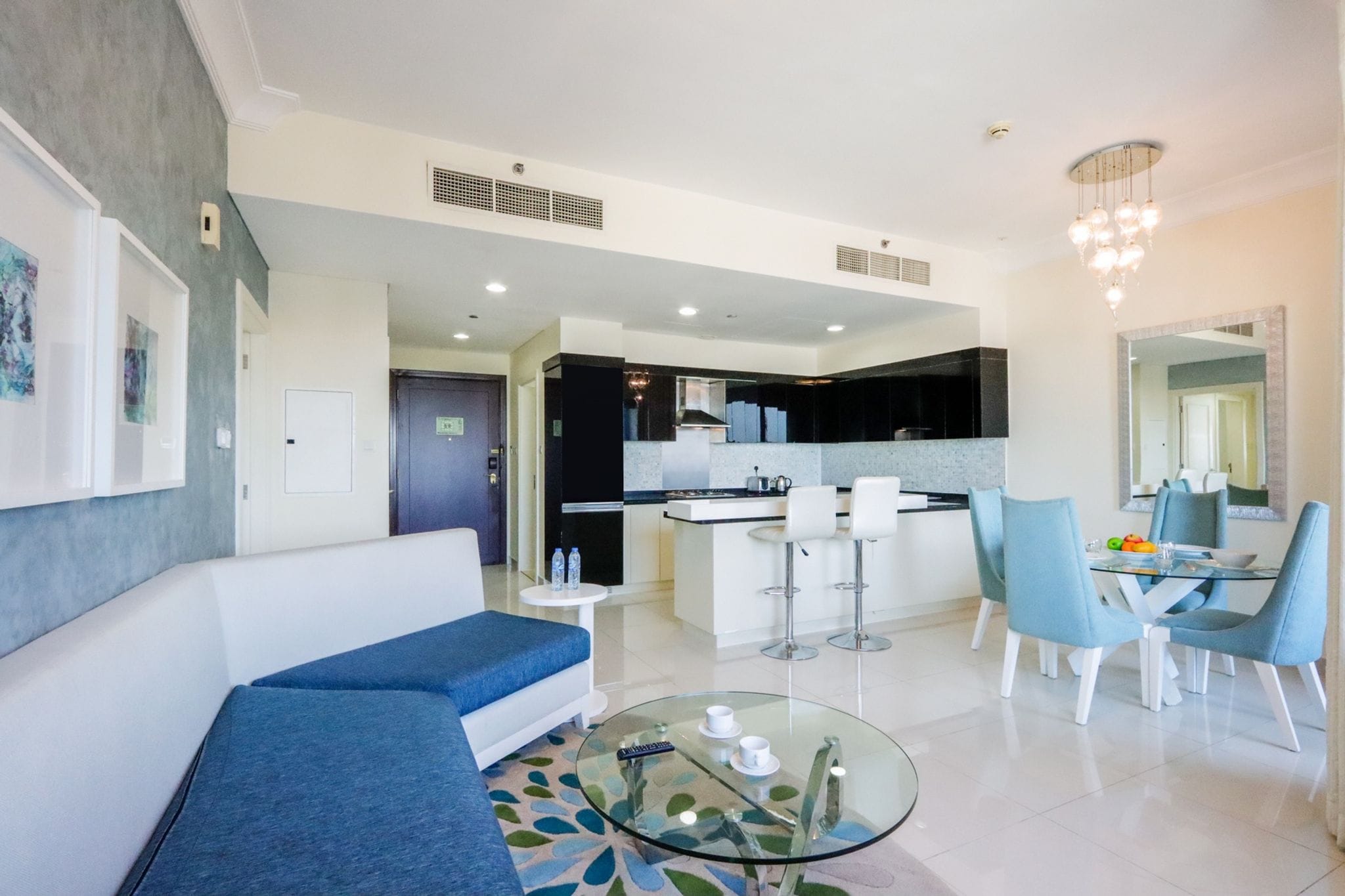 ELIVAAS Curated 2BR in Downtown, Next to Dubai Mall - Tap to explore photos