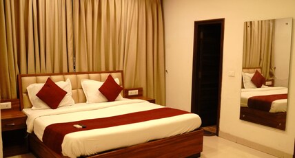 Hotel Pearl Wood Room Type - DELUX ROOM