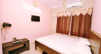 SHREE LAKSHMI GUEST HOUSE Room Type - Economy Room - Double Bed