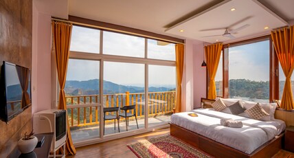 Zostel Banikhet (Dalhousie) Room Type - Deluxe Room (with balcony)