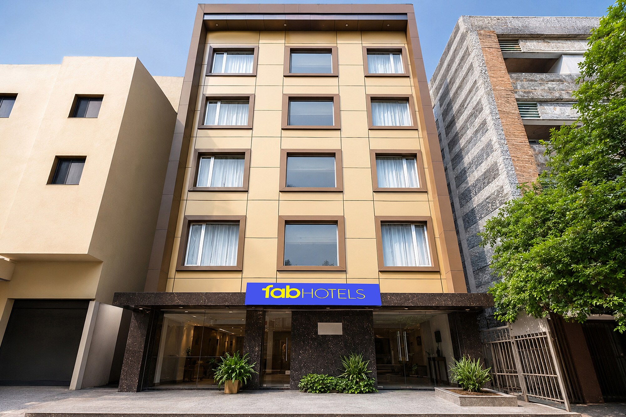 FabHotel Karol Bagh Residency - Nr. Karol Bagh Market - Tap to explore photos