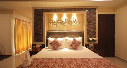 SATHYAM GRAND RESORTS  Sriperumbudur Room Type - Sathyam suite with Bathtub