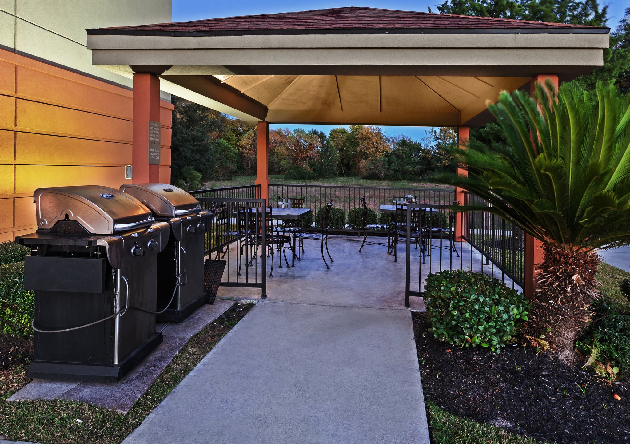 Candlewood Suites PEARLAND, an IHG hotel - Tap to explore photos