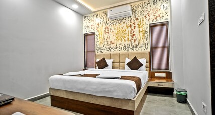 Hotel Happy Stay AC/ Non AC Rooms Room Type - Deluxe Non AC Room