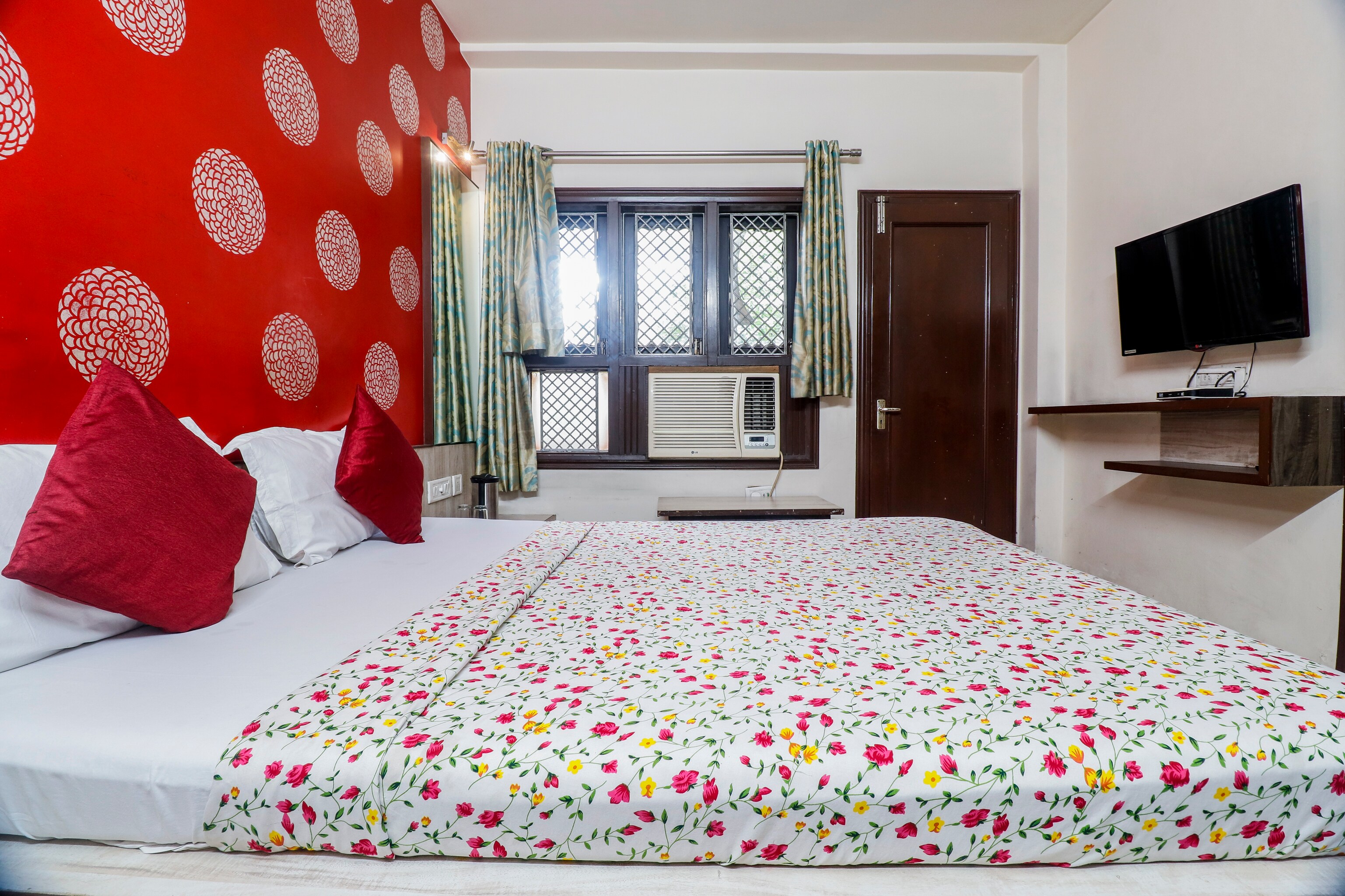 Chandra Vilas Hotel - Tap to explore photos