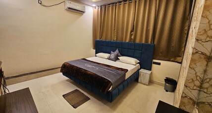 Hotel Staylo Room Type - Premium Room with City View