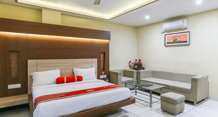Sunrise Hotel Room Type - Executive Room with sofa