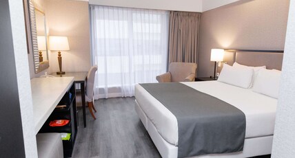 DoubleTree by Hilton Buenos Aires Room Type - 1 KING BED-30 SQ METER RM