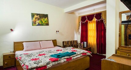 Hotel Mahajan Room Type - SUPER DELUXE ROOM