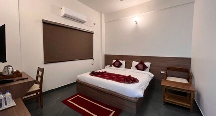 HOTEL APOORVA ROYALE Room Type - ROYALE PREMIUM