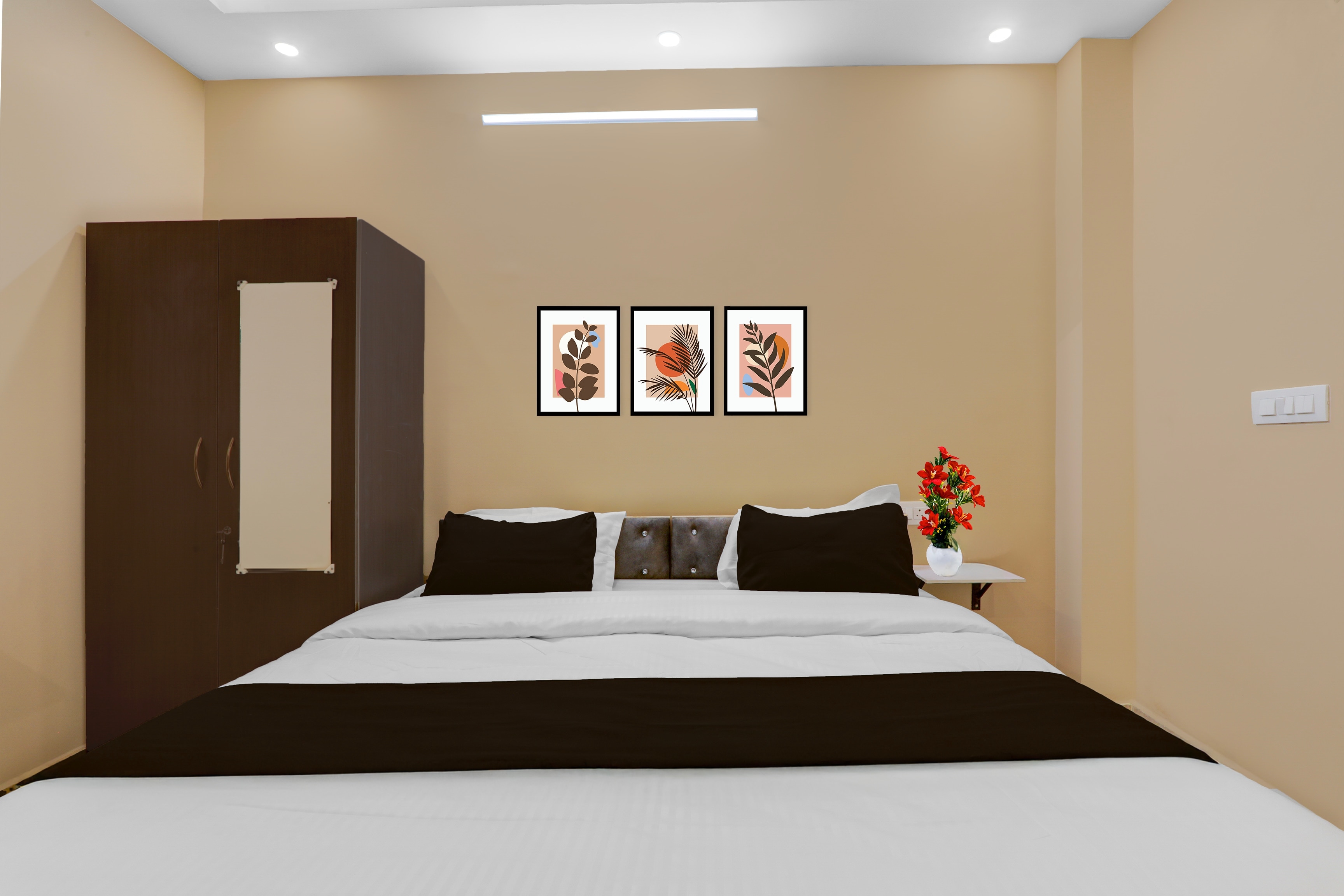 Super Hotel O Deva Road Lucknow Formerly Awadh Regency - Tap to explore photos