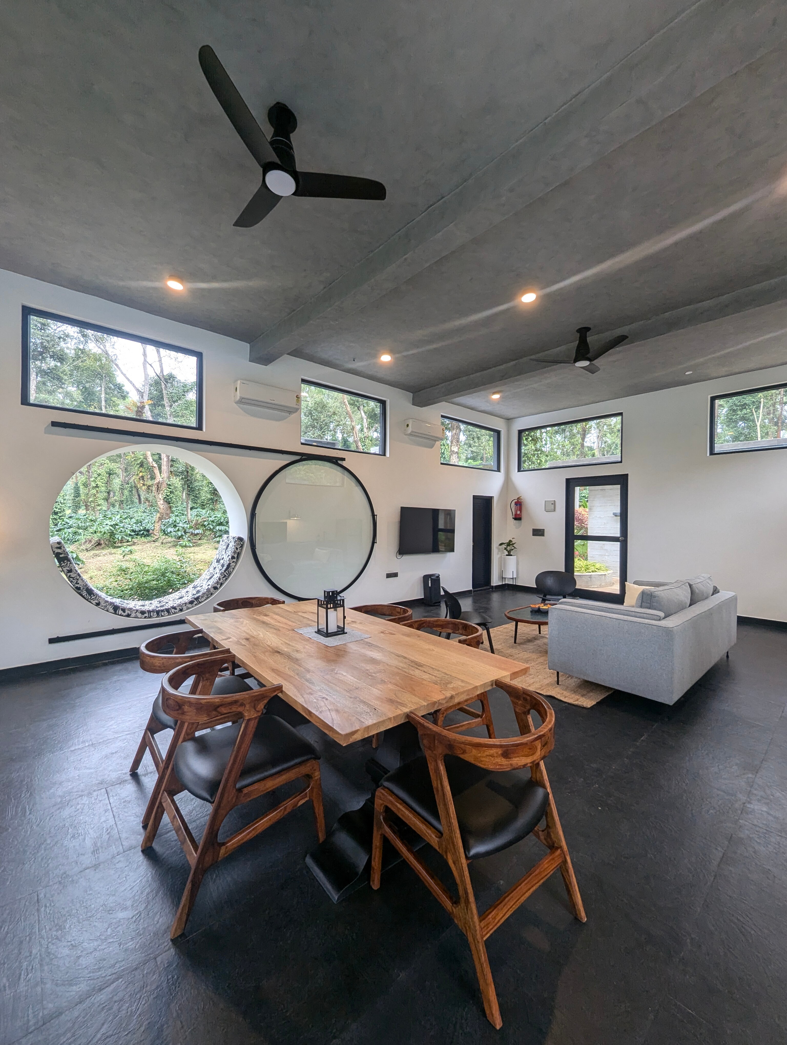 Earthsong - A LuxUnlock Private Villa - Tap to explore photos