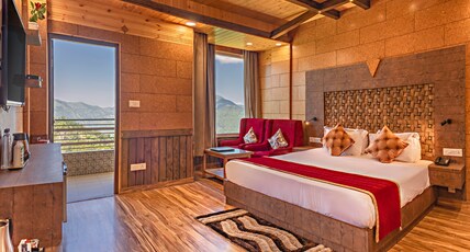 Kanishka Retreat Resort Chail Room Type - Executive Room with Balcony (Valley View)