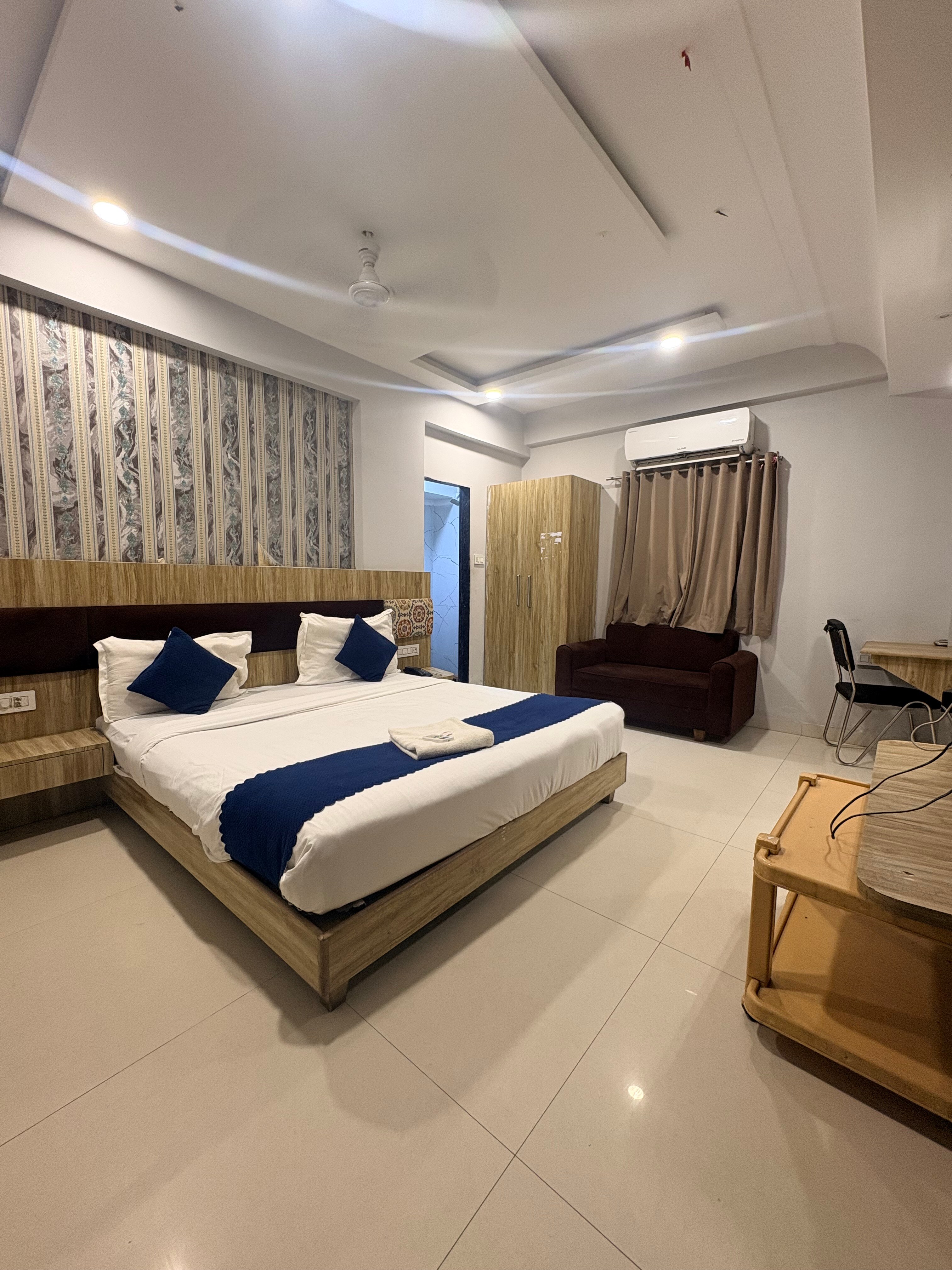 Hotel Suraj Kunj - Tap to explore photos