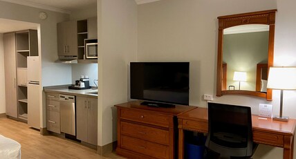 Best Western Plus Ottawa City Centre Room Type - 2 Queen Beds, Non-Smoking, Larger Room, Kitchenette, In-Room Safe, Hardwood Floors, Wi-Fi Best Western Plus Ottawa City Centre Room Type - 2 Queen Beds, Non-Smoking, Larger Room, Kitchenette, In-Room Safe, Hardwood Floors, Wi-Fi