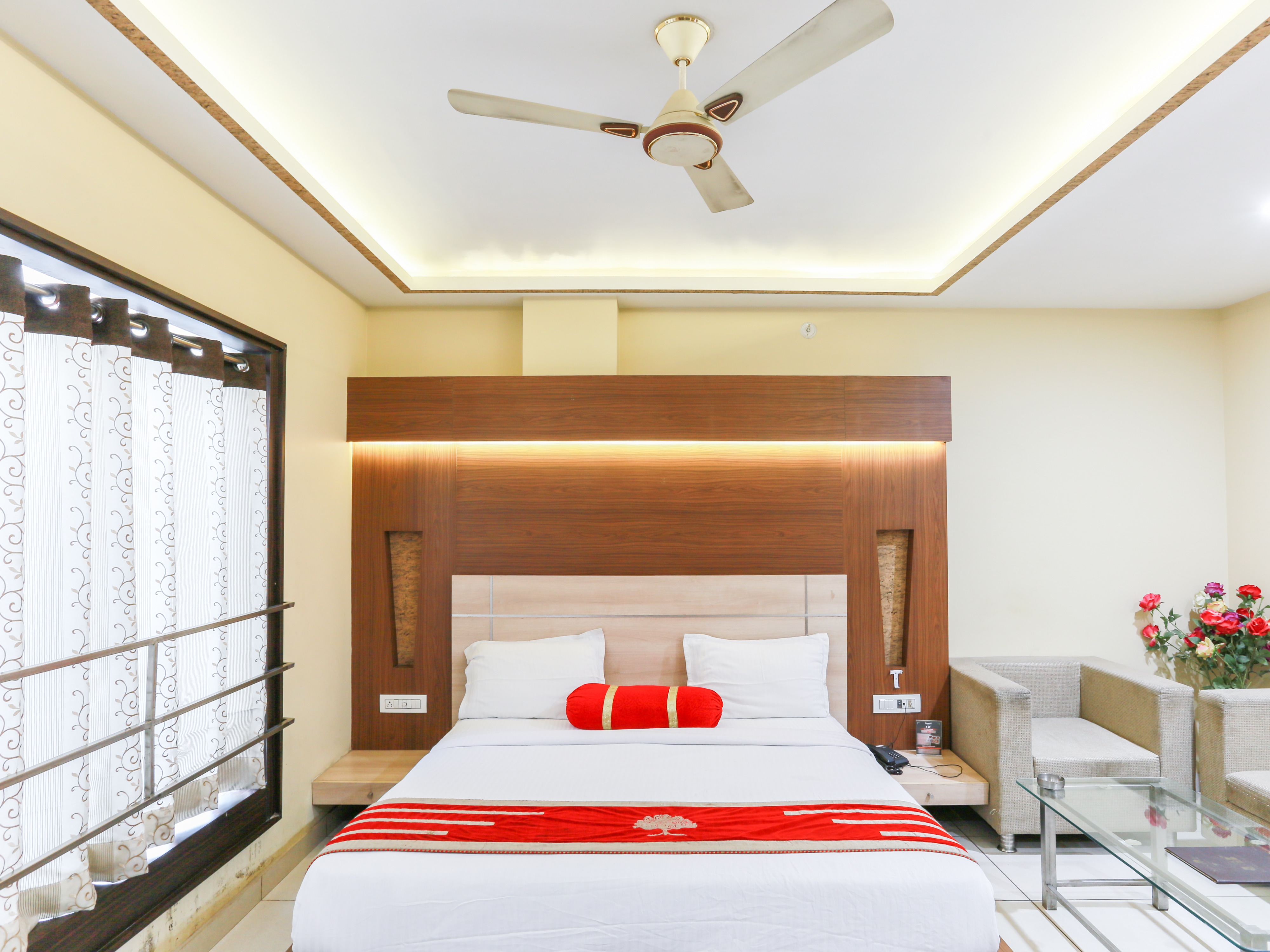 Sunrise Hotel - Tap to explore photos