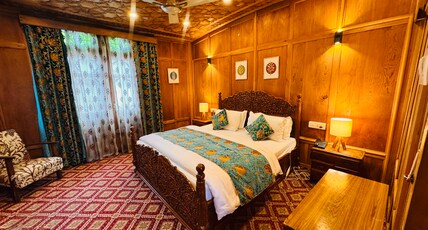 Sikandra Palace Group Of Houseboats Room Type - Ac Premium Room With Heating