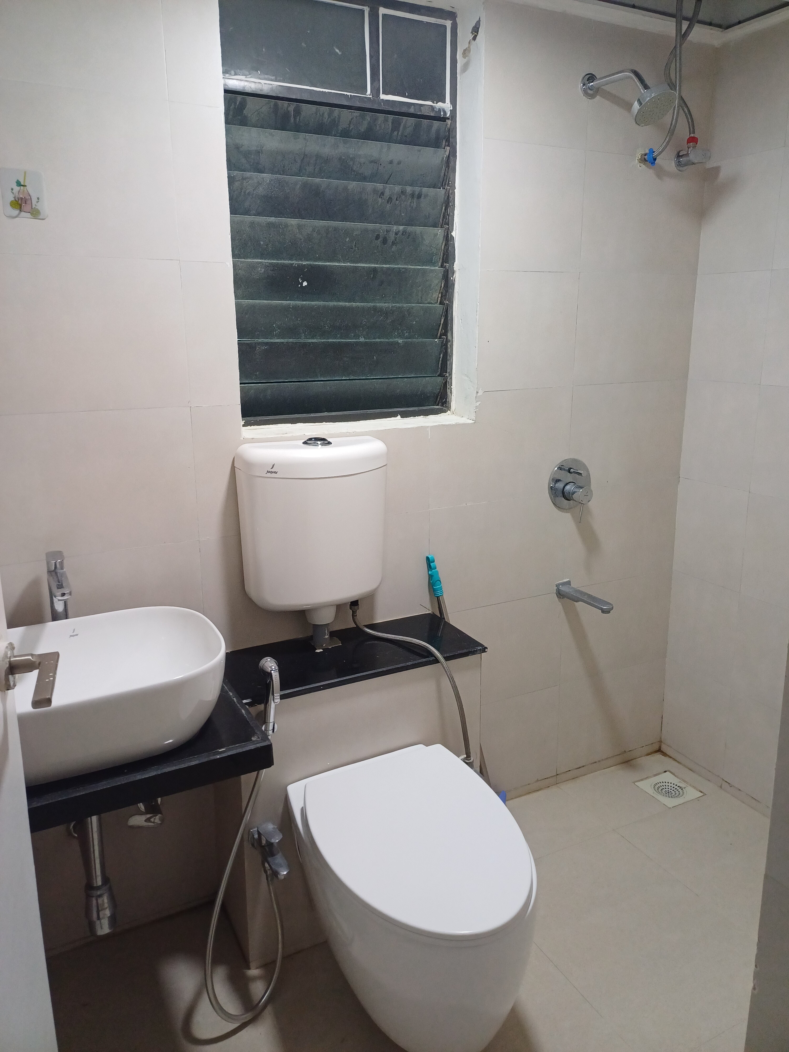 Luxurious Room in Ahmedabad - Tap to explore photos