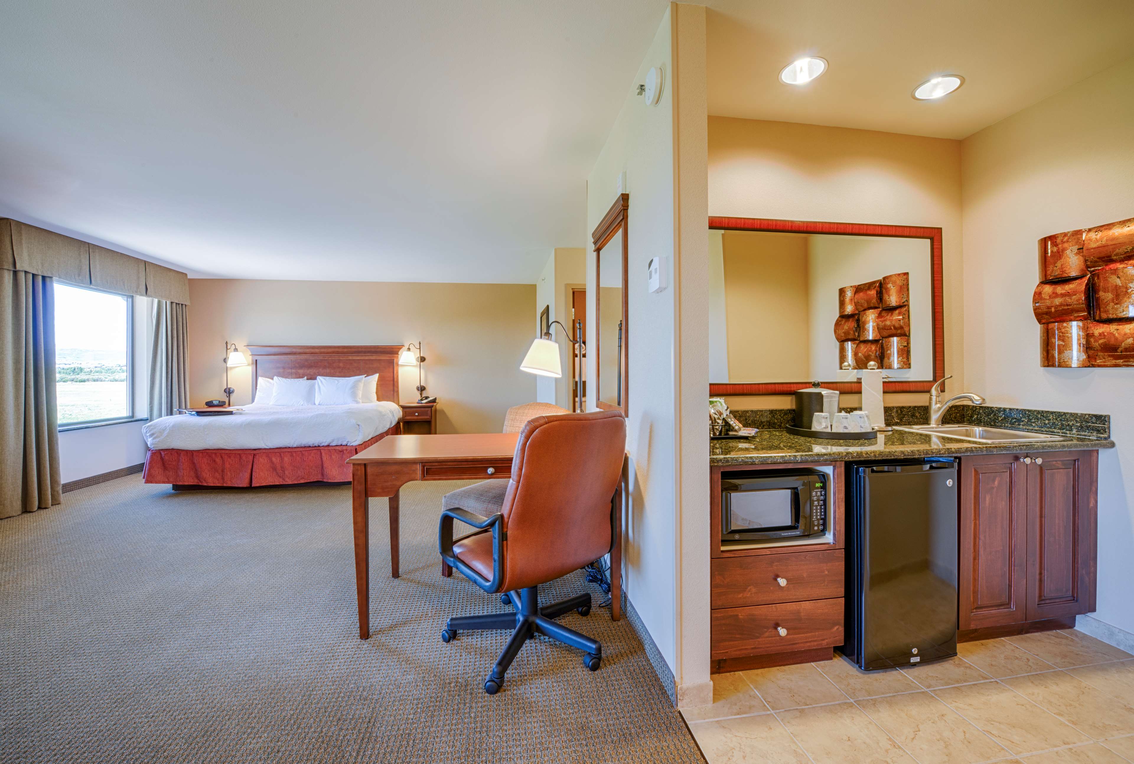 Hampton Inn & Suites by Hilton Pinedale - Tap to explore photos