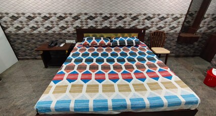 Sri Mahalakshmi Deluxe Lodge  Room Type - ECONOMY AC DOUBLE